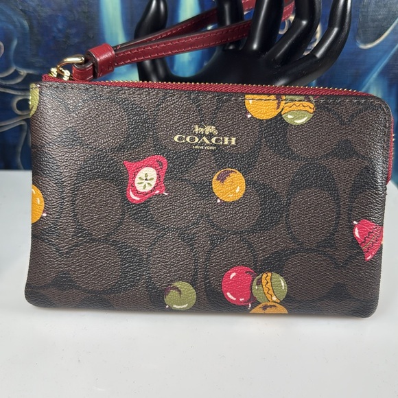 NWOT Coach Ornament Print Corner Zip Brown Wristlet - Picture 3 of 8